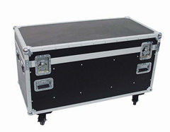UNIVERSAL TOURCASE WITH WHEELS 